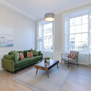 https://stafford-street-luxury-central-apartment.edinburghhotelsuk.org